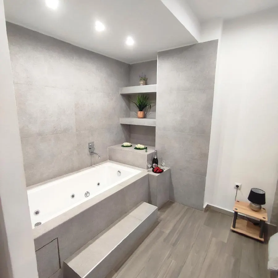 דירות סלוניקי Navarino Jacuzzi Studio Rt Hospitality Services יוון