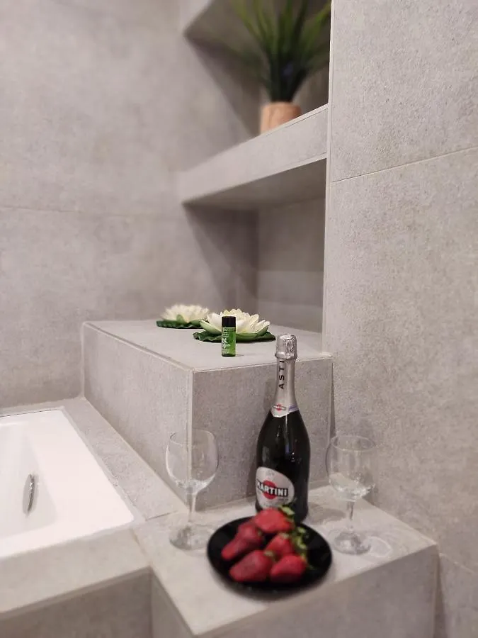 דירות סלוניקי Navarino Jacuzzi Studio Rt Hospitality Services יוון