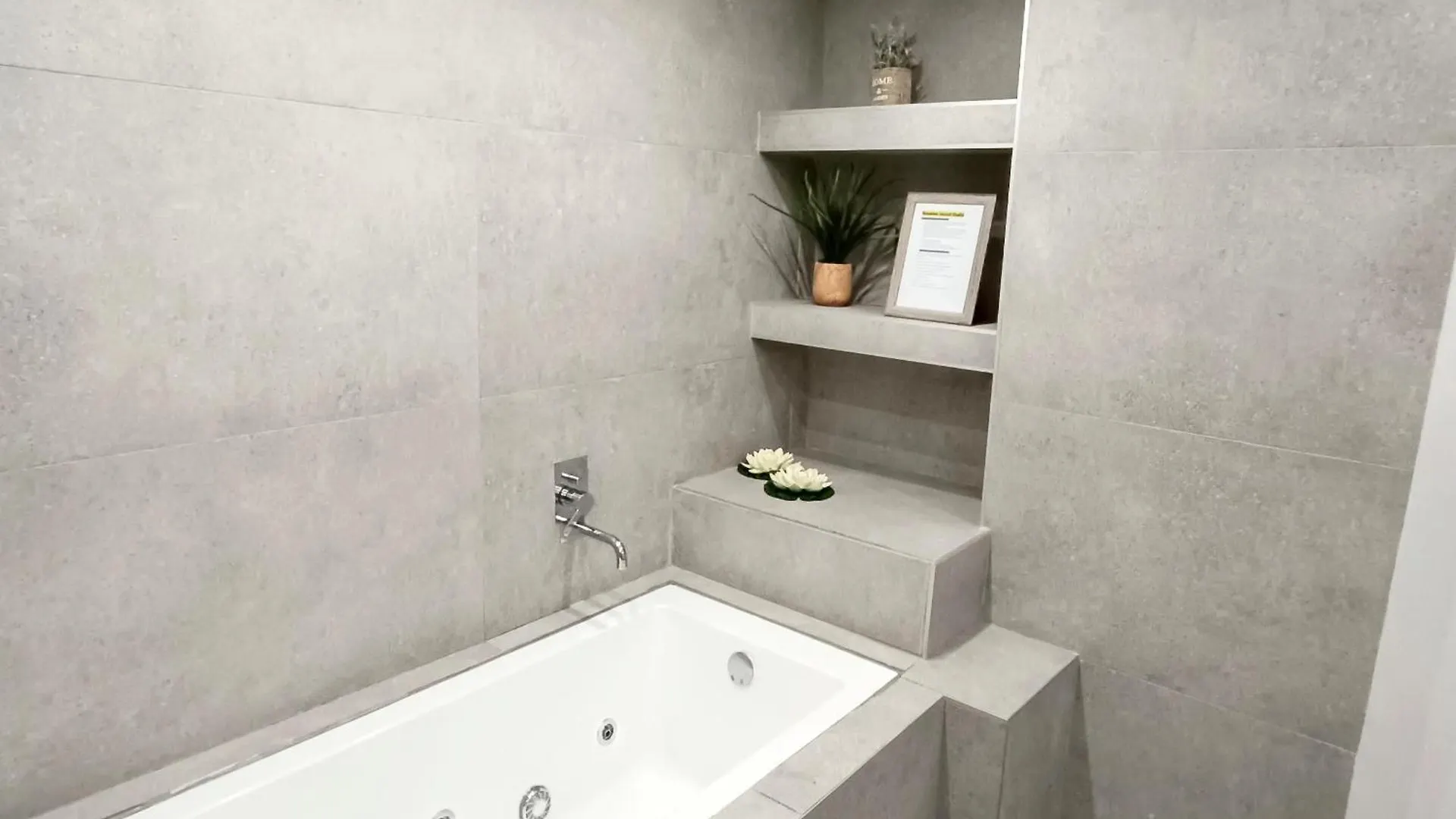 דירות סלוניקי Navarino Jacuzzi Studio Rt Hospitality Services